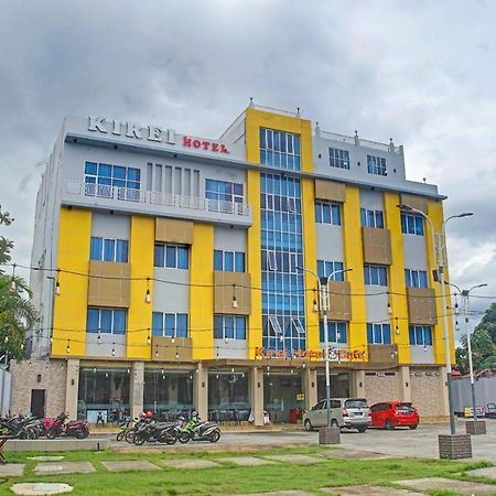 Kirei Hotel Bantaeng Exterior photo