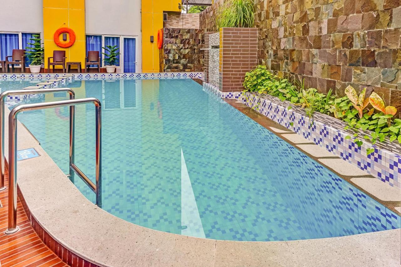 Kirei Hotel Bantaeng Exterior photo