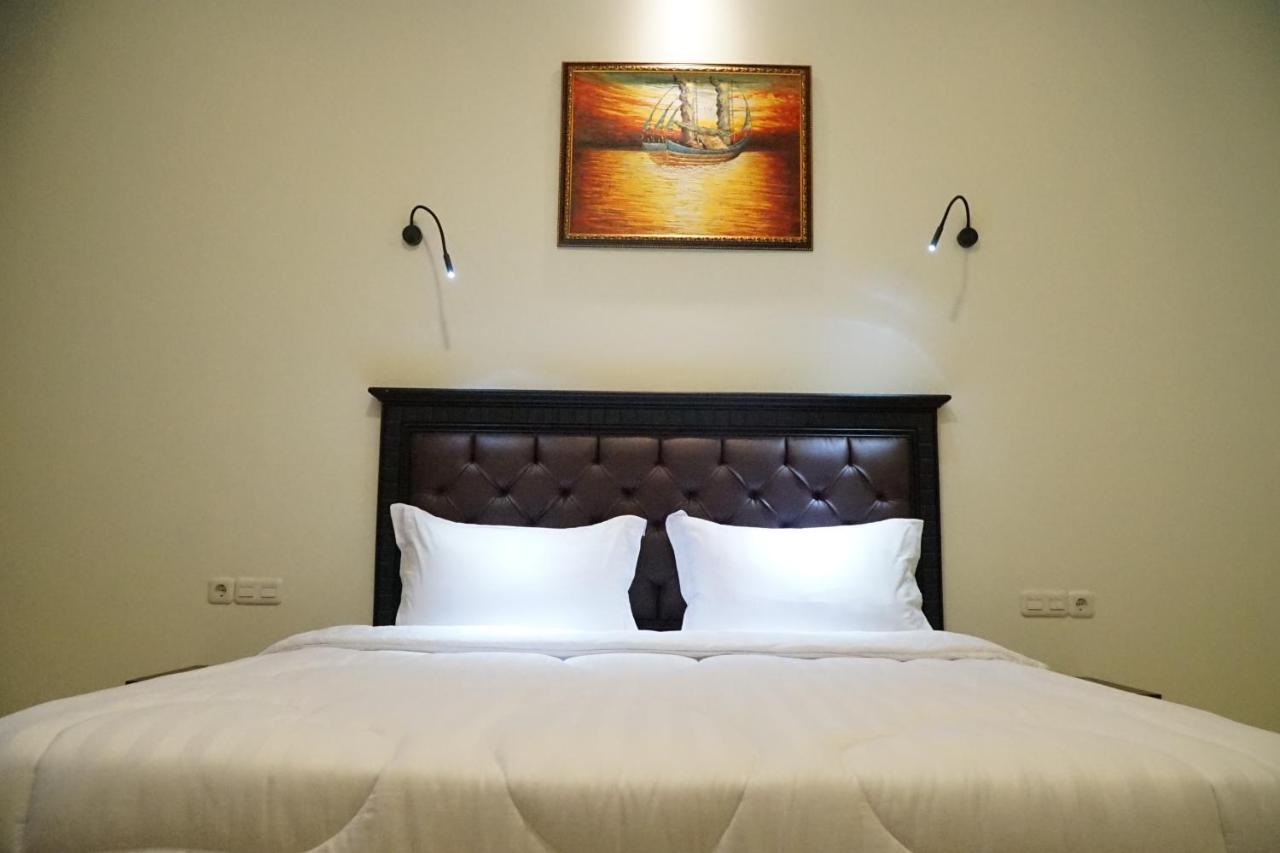 Kirei Hotel Bantaeng Exterior photo