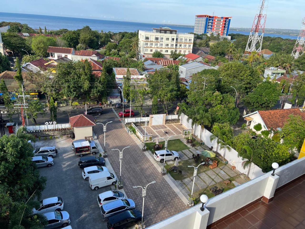 Kirei Hotel Bantaeng Exterior photo