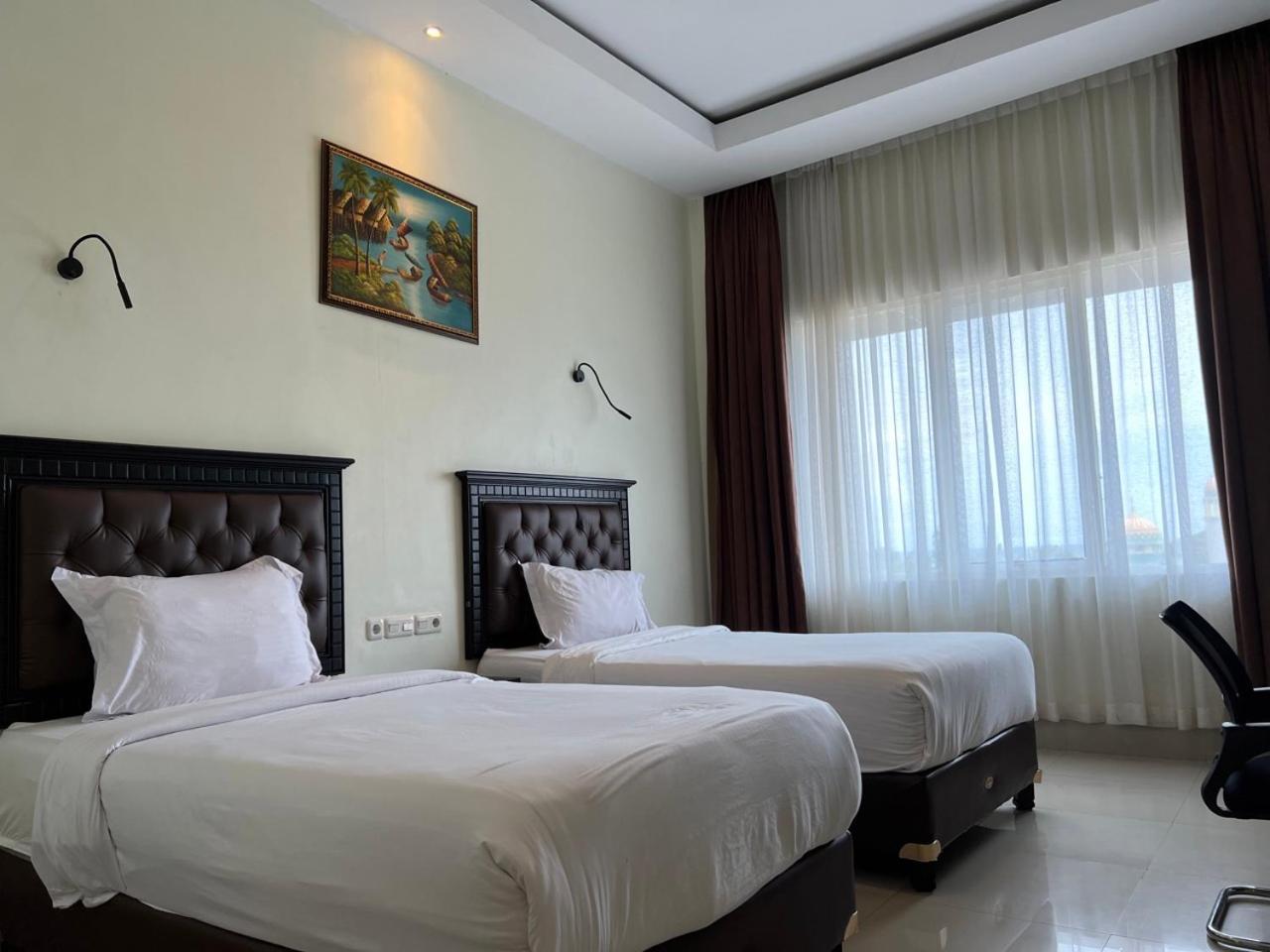 Kirei Hotel Bantaeng Exterior photo