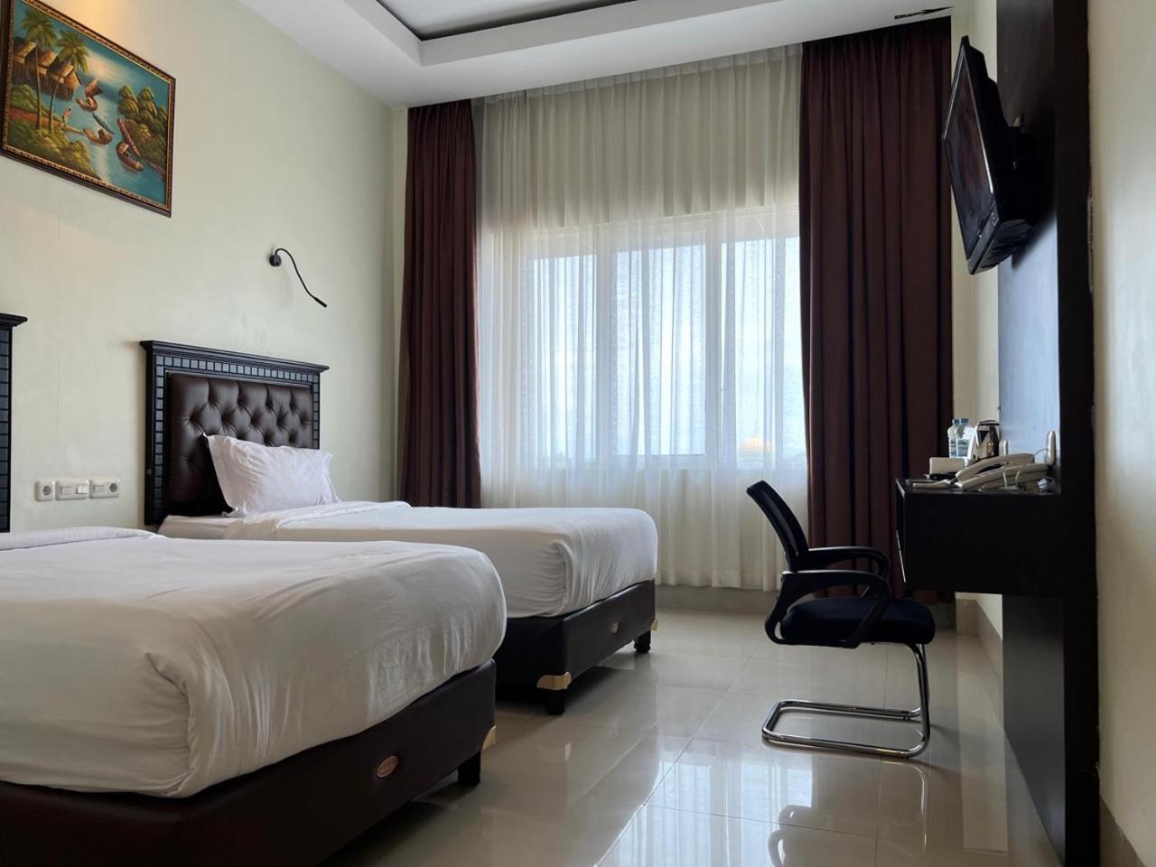Kirei Hotel Bantaeng Exterior photo