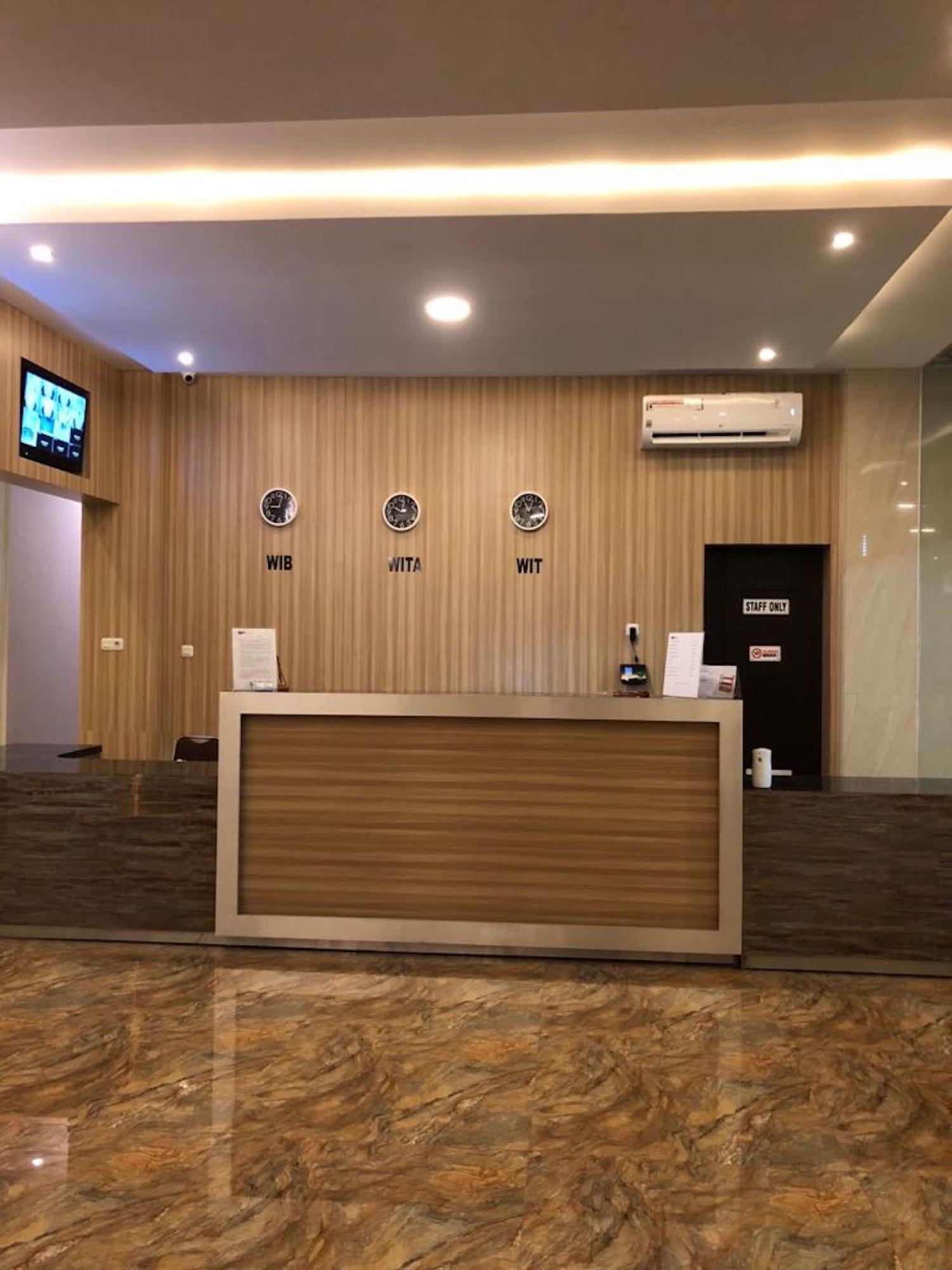 Kirei Hotel Bantaeng Exterior photo
