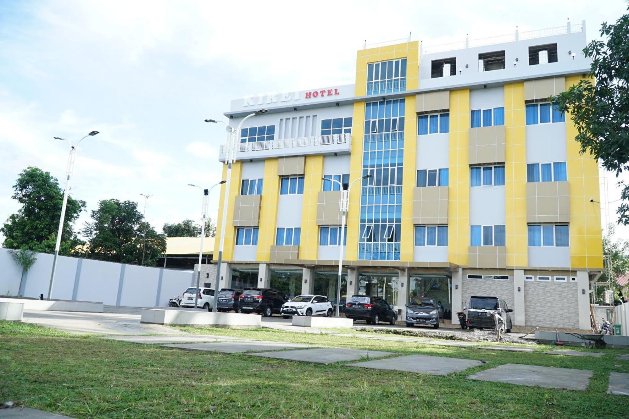 Kirei Hotel Bantaeng Exterior photo