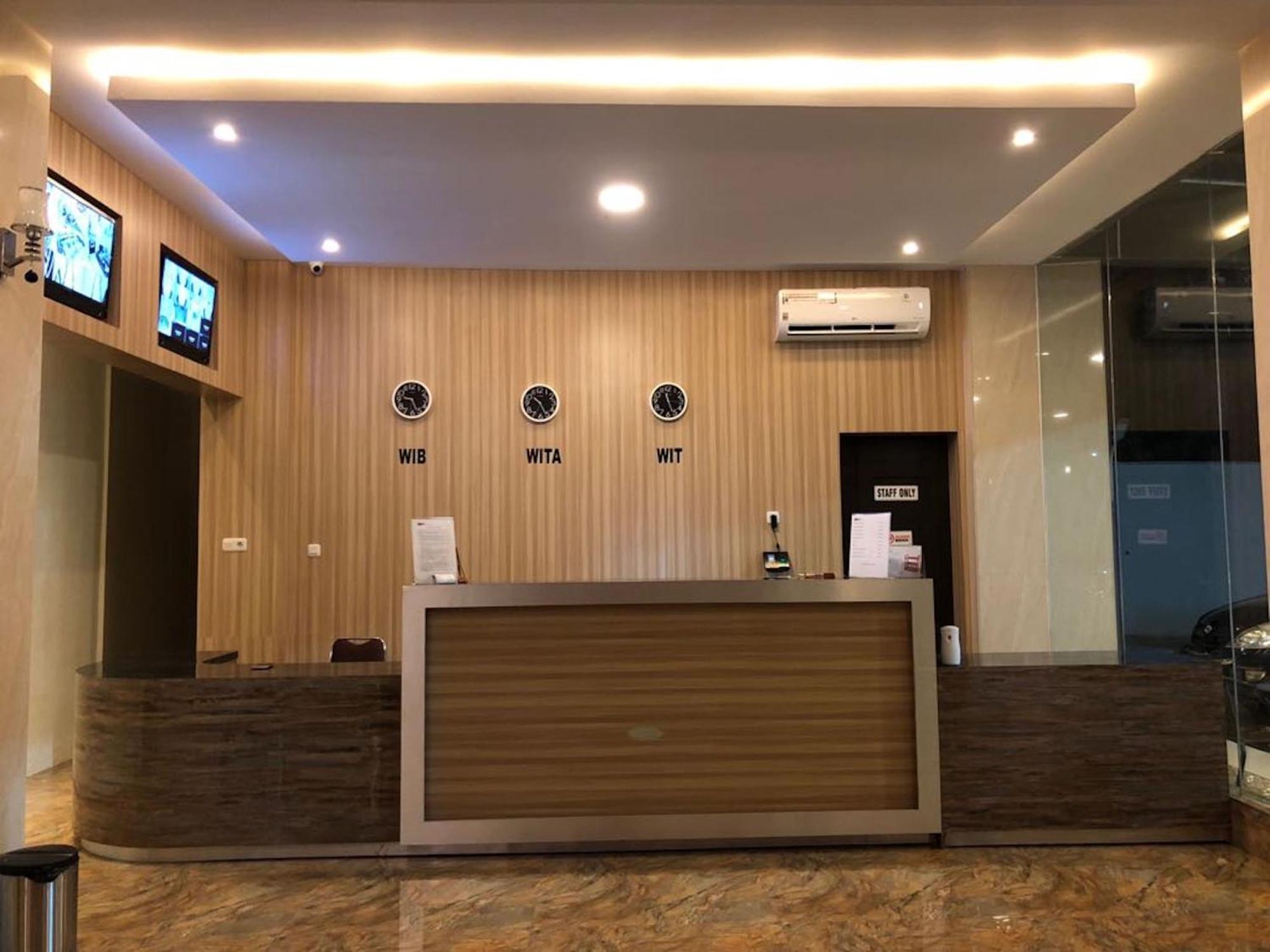 Kirei Hotel Bantaeng Exterior photo
